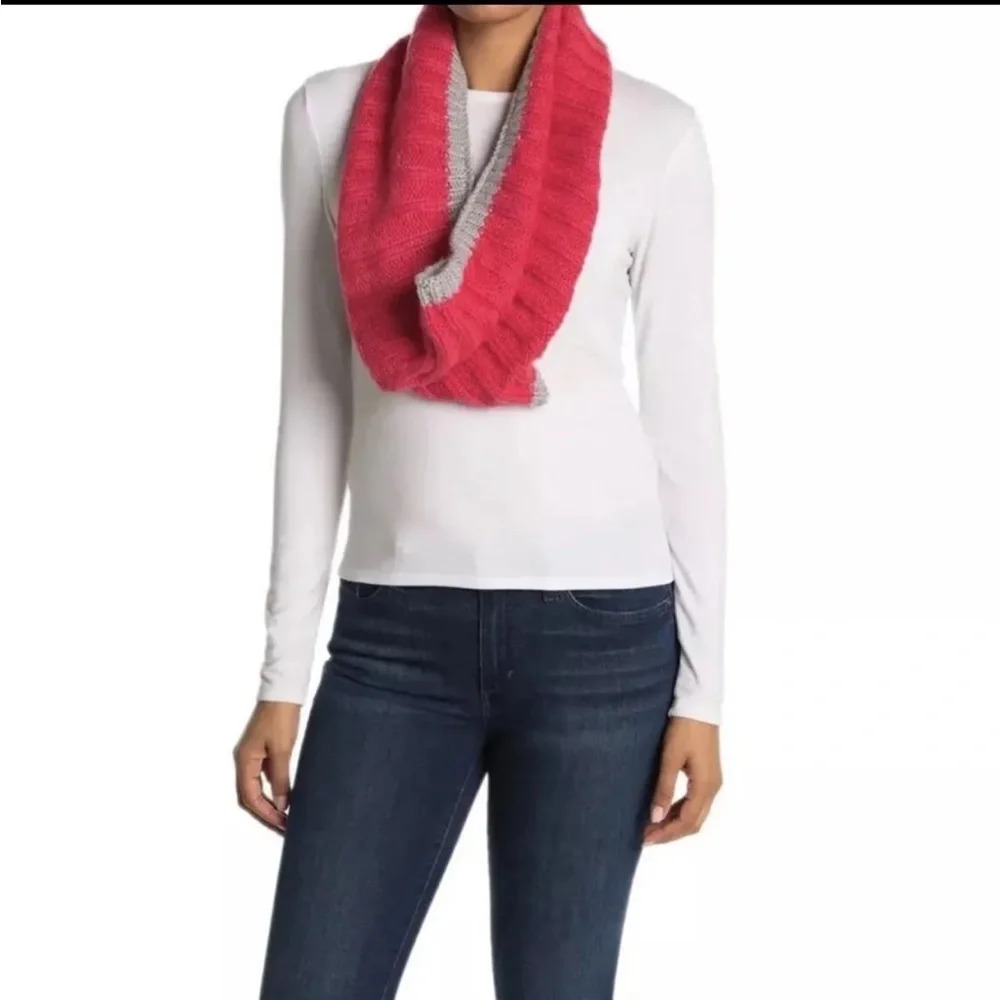 Nordstrom FREE PRESS Knit Pink Grey Infinity Chuncky Knit Scarf OS New